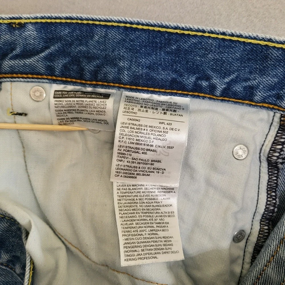 Levi's 505 Denim Blue Jeans Medium Wash Straight Leg Men's 38 X 32